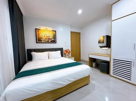 Gần Biển Hạ Long